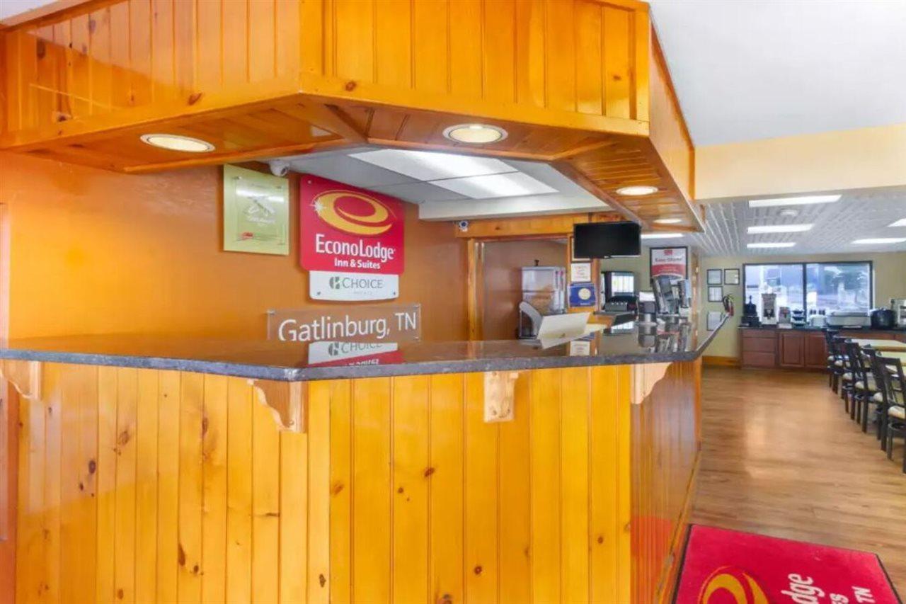 Econo Lodge Inn & Suites Gatlinburg At The Convention Center Zewnętrze zdjęcie