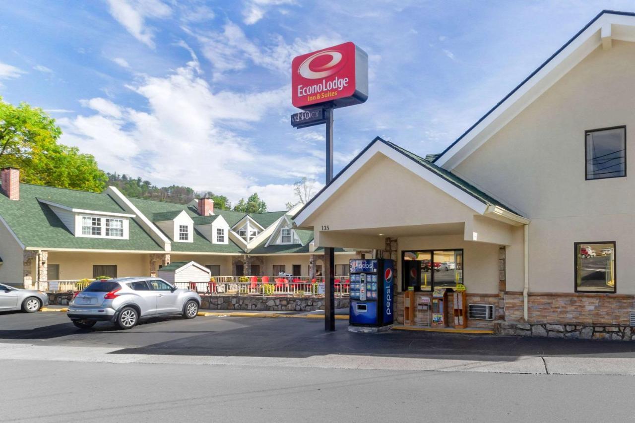 Econo Lodge Inn & Suites Gatlinburg At The Convention Center Zewnętrze zdjęcie