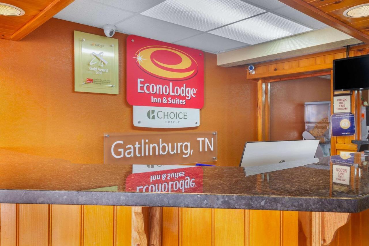 Econo Lodge Inn & Suites Gatlinburg At The Convention Center Zewnętrze zdjęcie