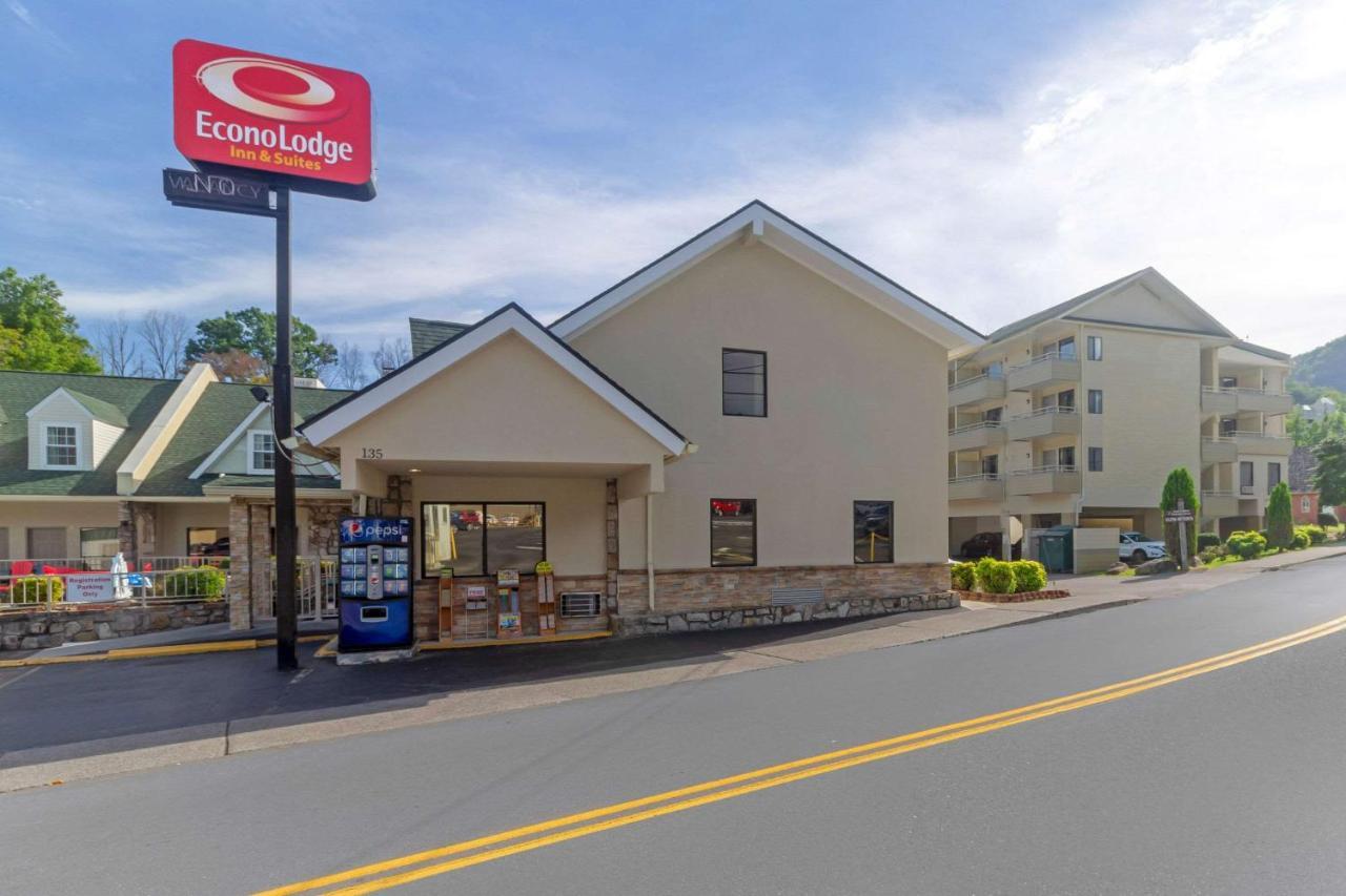 Econo Lodge Inn & Suites Gatlinburg At The Convention Center Zewnętrze zdjęcie