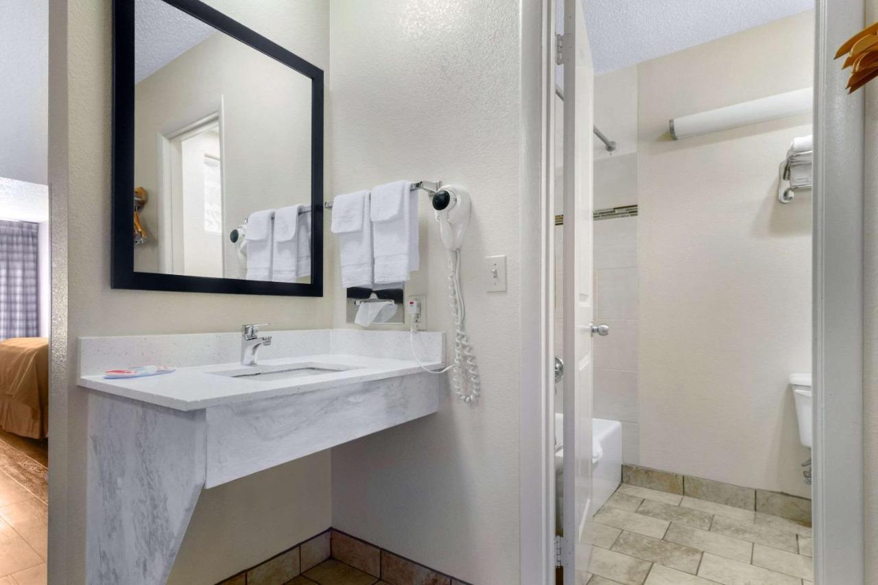 Econo Lodge Inn & Suites Gatlinburg At The Convention Center Zewnętrze zdjęcie