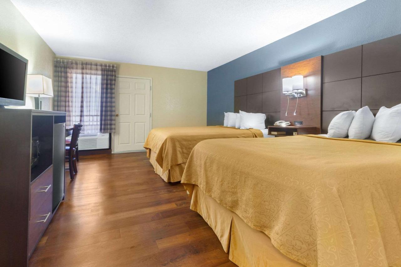 Econo Lodge Inn & Suites Gatlinburg At The Convention Center Zewnętrze zdjęcie