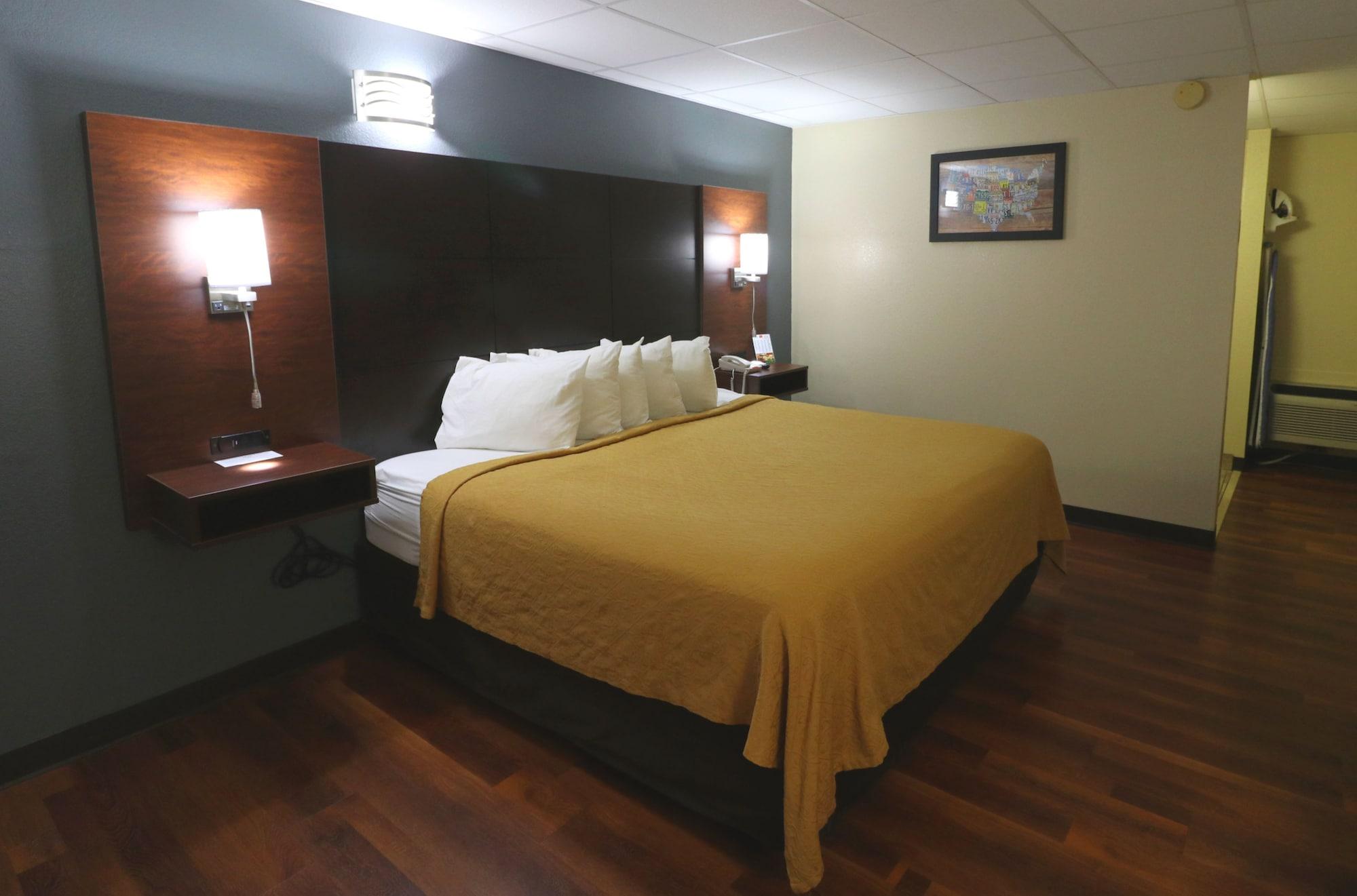 Econo Lodge Inn & Suites Gatlinburg At The Convention Center Zewnętrze zdjęcie