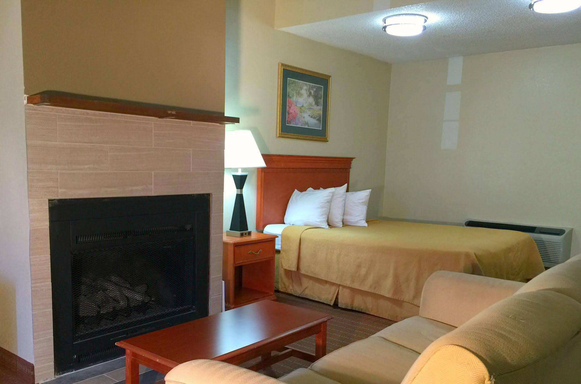Econo Lodge Inn & Suites Gatlinburg At The Convention Center Zewnętrze zdjęcie