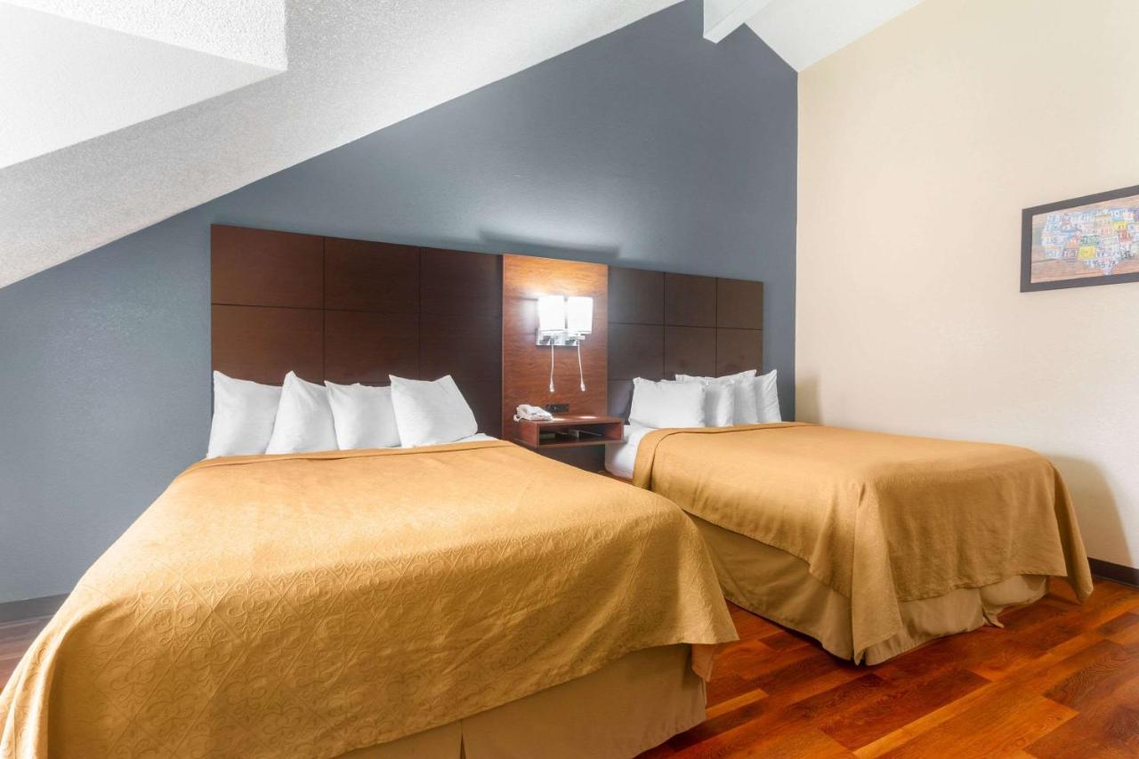 Econo Lodge Inn & Suites Gatlinburg At The Convention Center Zewnętrze zdjęcie